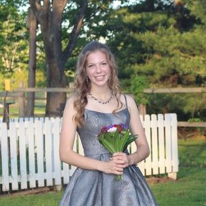 Meet your Posher, Leah